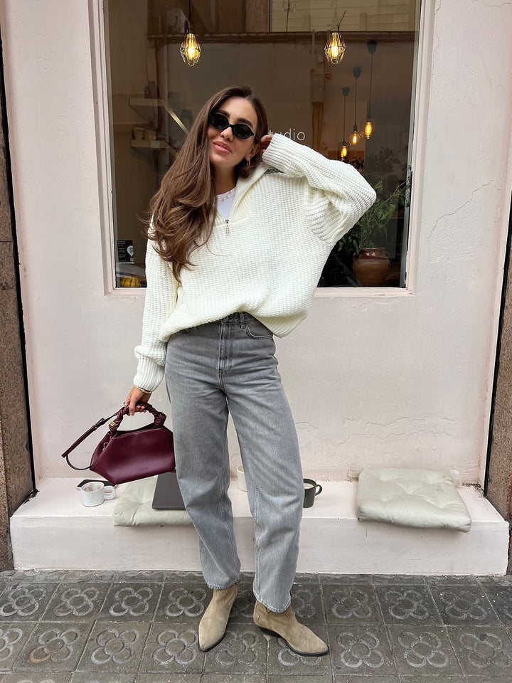 Kvinders stilfulde sweater med høj krave og fuld lynlås Stilla