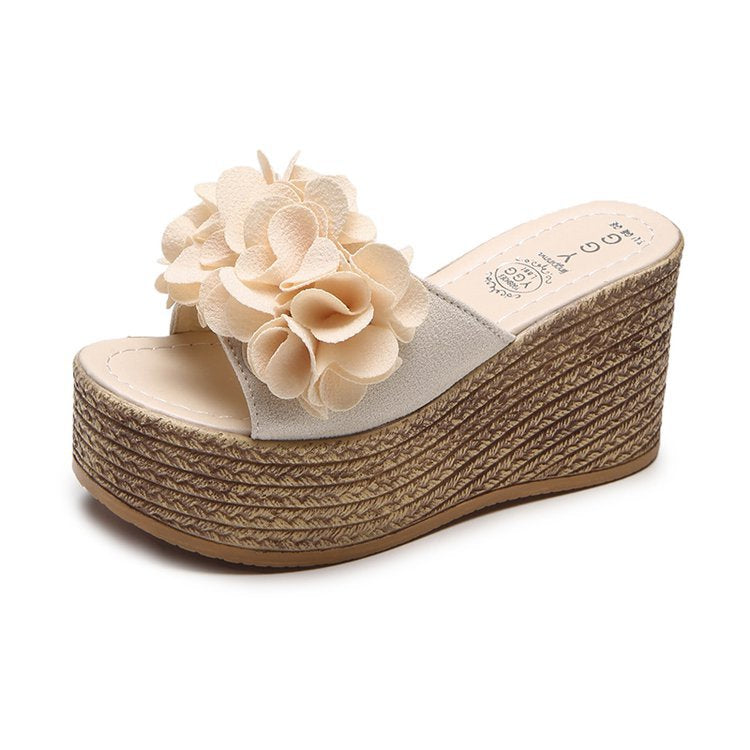 Dame Wedge-pantoletten med floral applikation og skridsikker sål Stilla