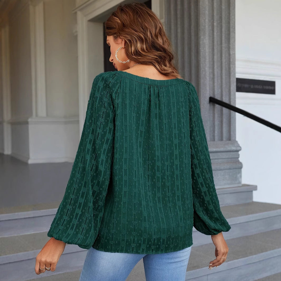 Dame elegant V-hals bluse med flæsedetaljer og afslappet snit Stilla