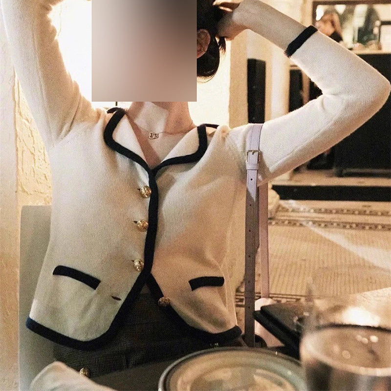 Dame elegant strikjakke med kontrastpipning og dekorative knapper Stilla