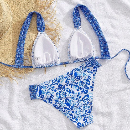 Dame bikini med dekorative volanger og elegant mønster Skovae