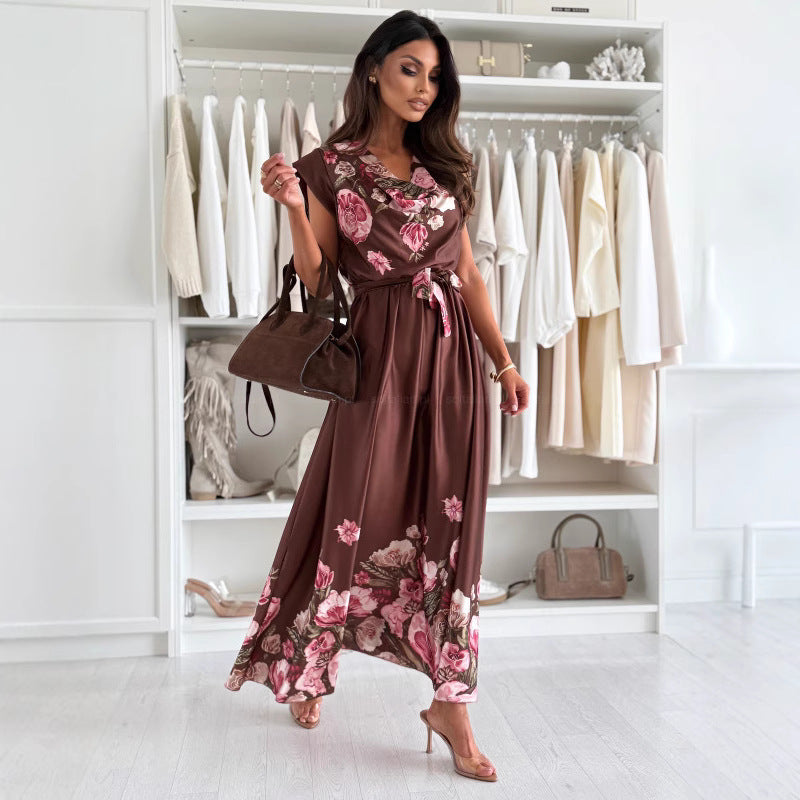 Dame elegant maxikjole med floral design og sexet slids Stilla