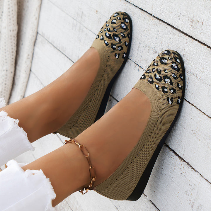 Dame ballerinas med fleksibelt strikkemateriale og moderne leopardmønster Stilla