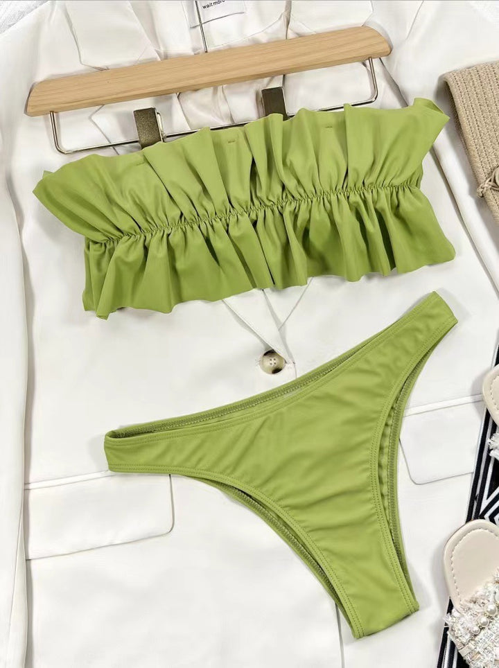 Dame Bandeau-bikini-sæt med elegant flæse-design og høj benudskæring Stilla
