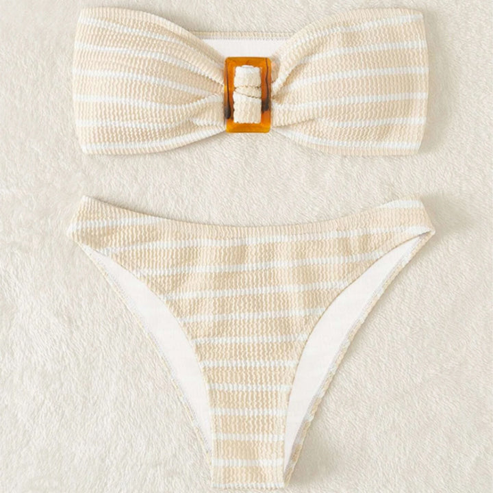 Dame bikini sæt med trendy bandeau-top og højt skåret slip Stilla