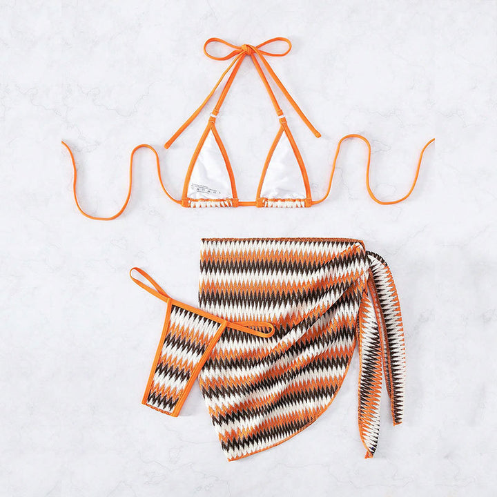 Dame triangel-bikini med moderne zigzag-mønster og matchende pareo Skovae