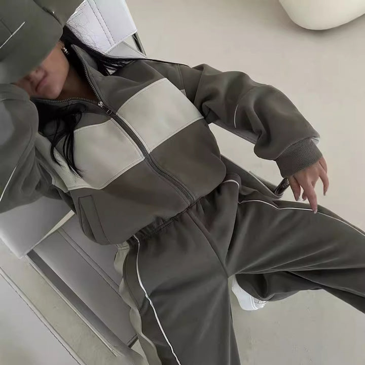Dame Sports Suit Chic & Stylish