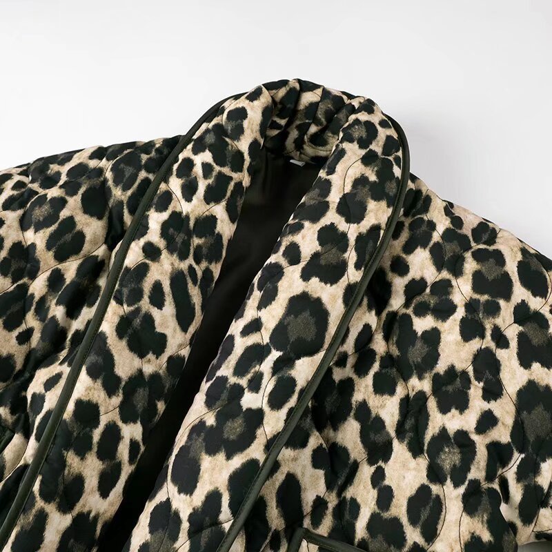 Kvinders stilfulde leopardprintet quiltet jakke Stilla
