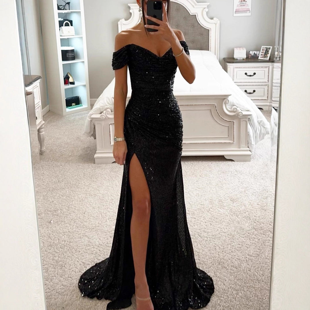 Dame Glamourøst Aftenkjole med off-shoulder snit og skimrende stof Skovae