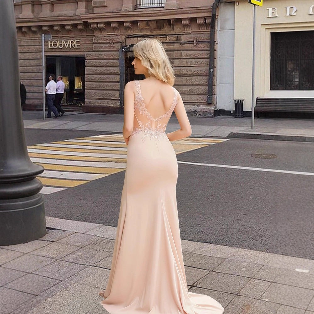 Dame elegante aftenkjoler med sofistikerede blonde-detaljer og tætsiddende silhuet