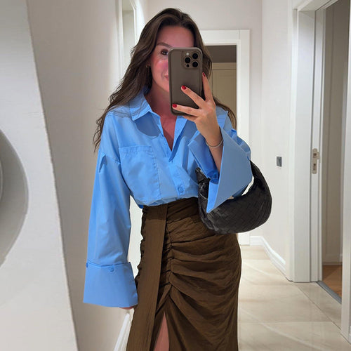 Damebluse med vide ærmer og elegant krave Stilla