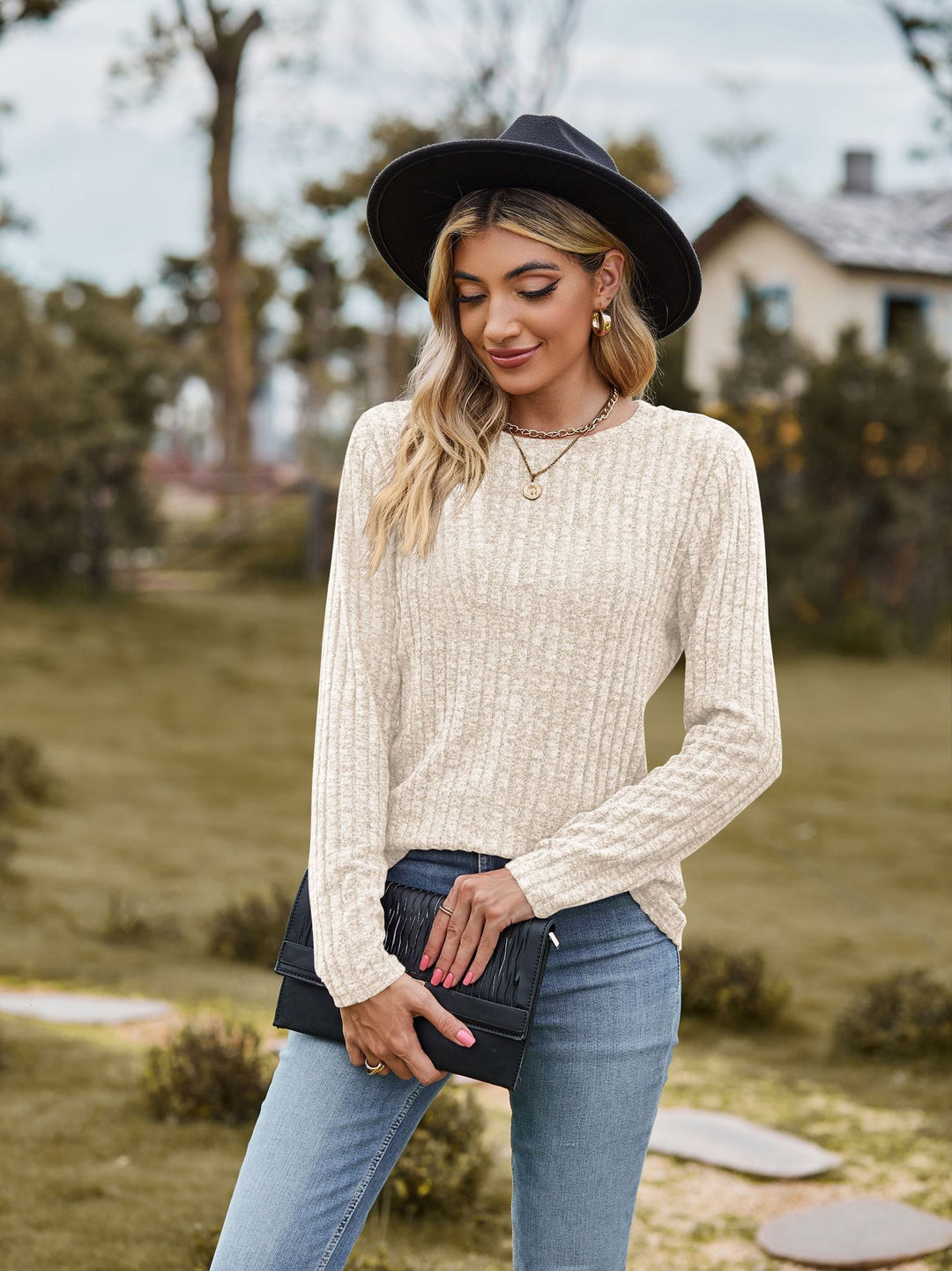 Dame finstrikket pullover med elegant ribstruktur Stilla