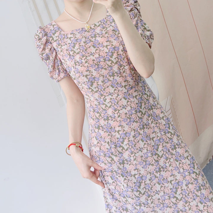 Dame Maxikjole med blomsterdesign og elegante puffærmer Stilla