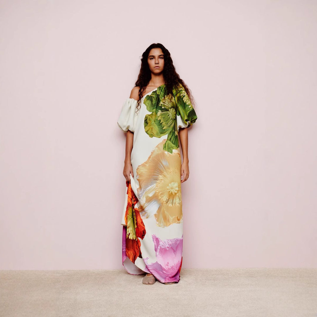 Dame Elegante Maxikjole med Blomsterprint og Asymmetrisk Ærmer Stilla