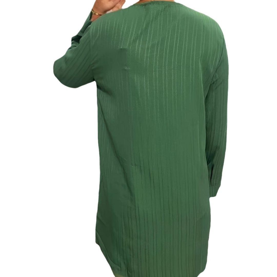 Damer V-hals Bluse med Fine Striber og Knap Detaljer Stilla