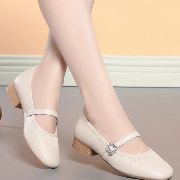 Dame elegante Ballerinas med mode rem og funklende smykkedetalje Stilla