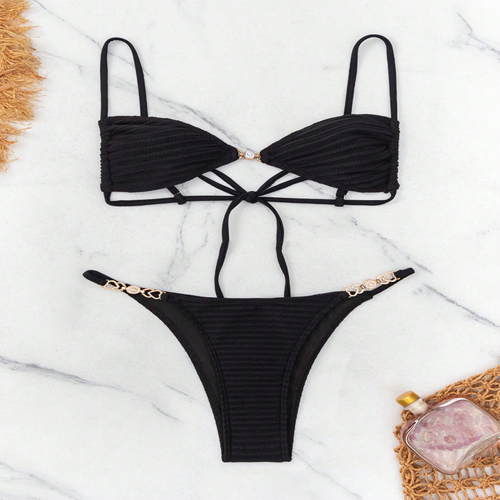 Dame Bikini-sæt med raffineret ribdesign og gyldne accenter Stilla
