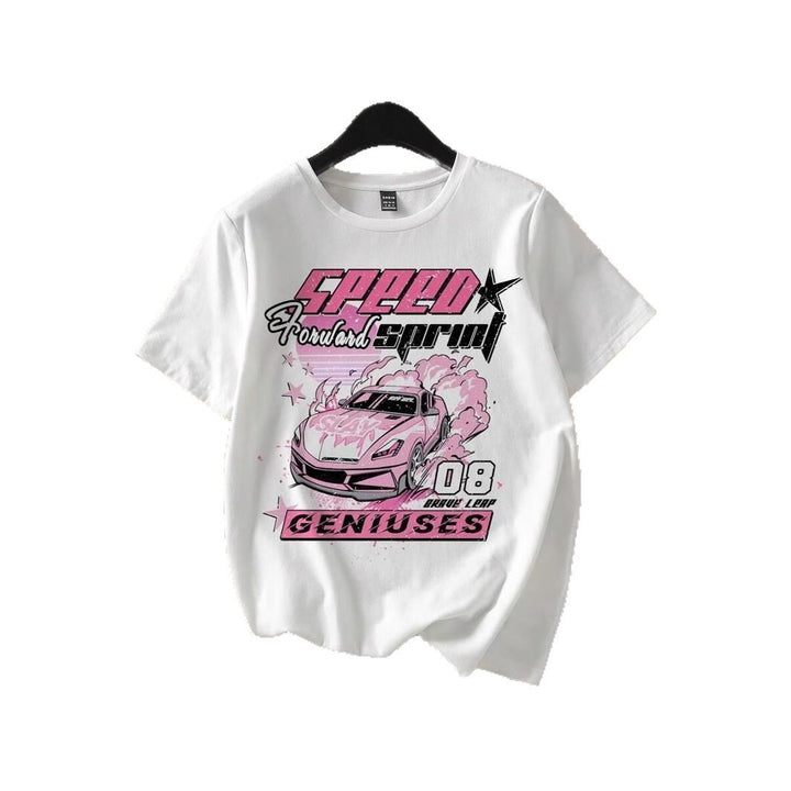 Dame T-shirt med kreativ bilmotiv og urbant skrift Skovae