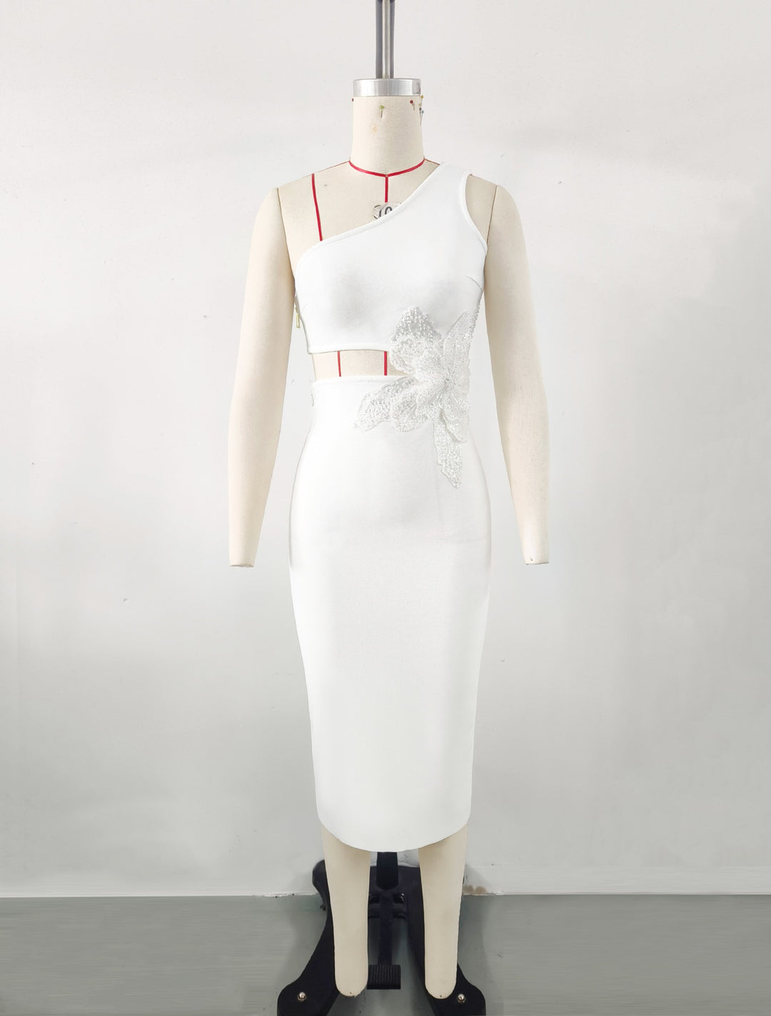 Dame Asymmetrisk Midi-Kjole med floral Applikation Stilla