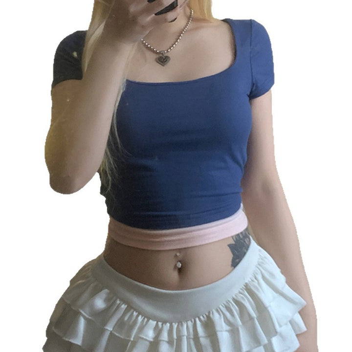 Dame crop top med moderne firkantet udskæring og kontrasterende kant Skovae