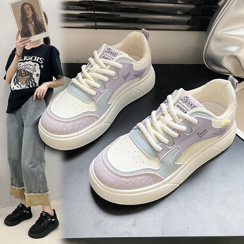 Dame Sneakers i fashionable design med strukturerede overflader og komfortabelt fodseng Stilla