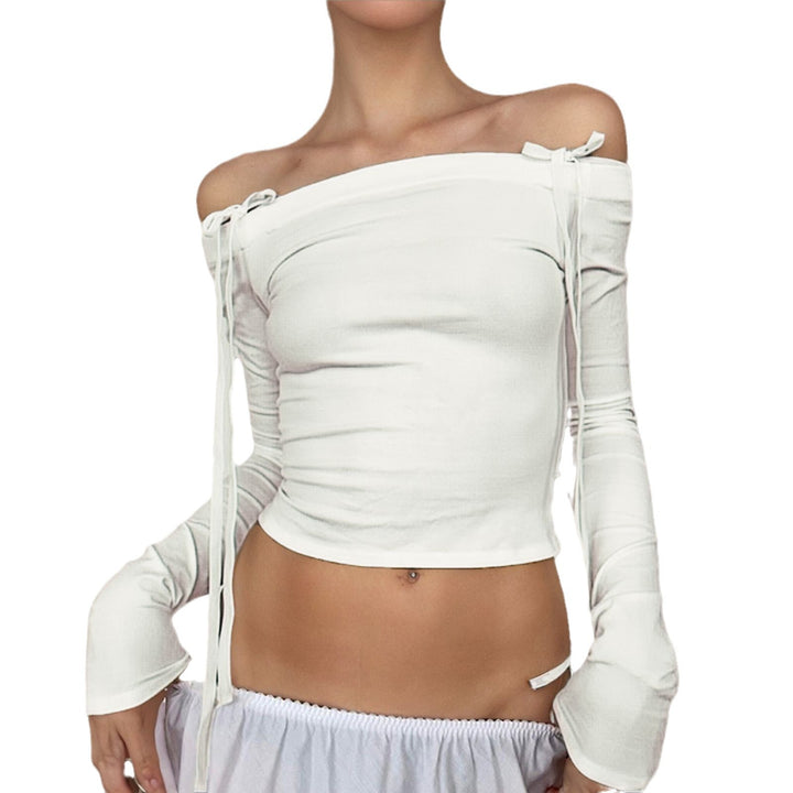 Damers elegante choker med blomsterdetaljer og satinvæddel Skovae
