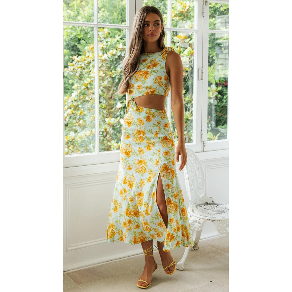 Women's two-piece set made of floral fabric with high slit and fitted top Skovae