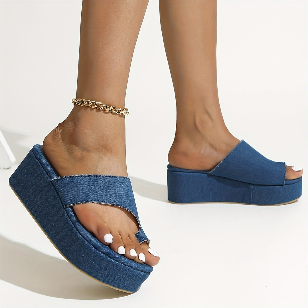 Dame Wedge-Pantoletten med moderigtig Denim-overdel og skridsikker sål Stilla