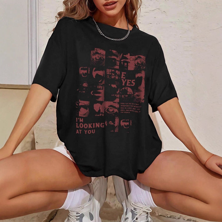 Dame Oversized T-shirt med kreativ tekst og afslappet snit Skovae