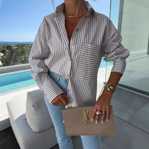 Dame Komfortabel Bluse med fine striber og brystlomme Stilla