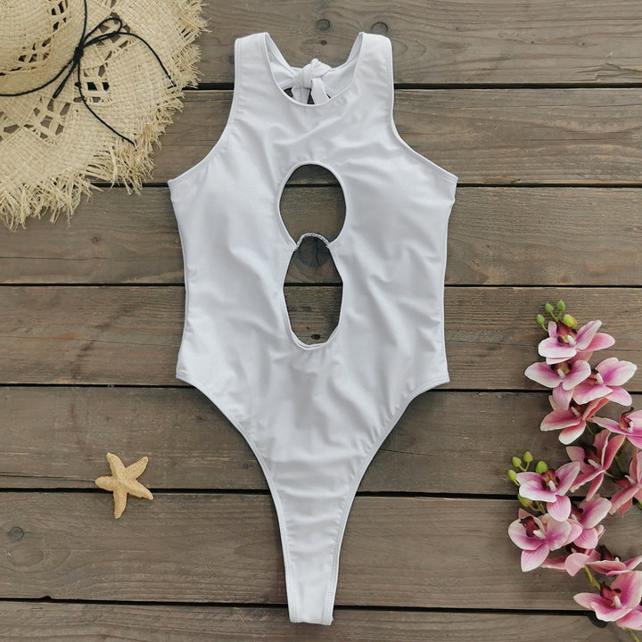 Dame svømmedragt med trendy cut-out detalje Stilla