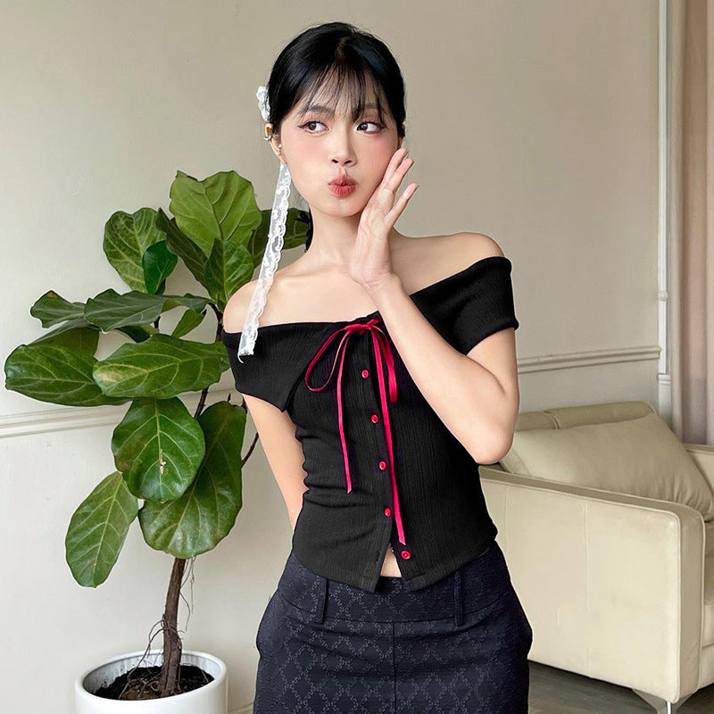 Dame Off-Shoulder Bluse med kontrastknapper og taljebånd Skovae