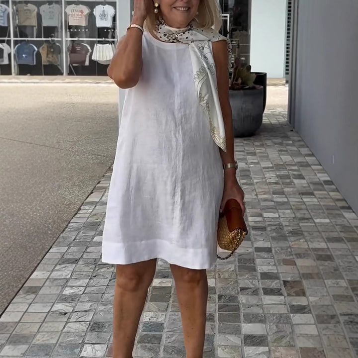 Dame løst sommerkjole med tidløst snit og elegante detaljer Stilla