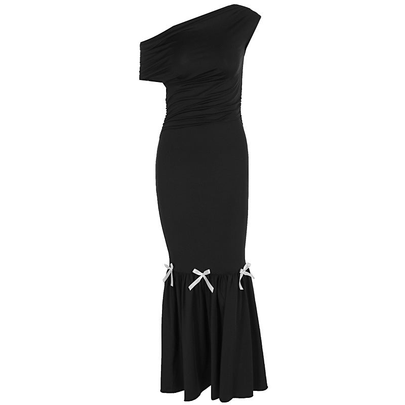 Dame Elegant maxikjole med asymmetrisk en-skulder design og legende flæsedetaljer Skovae