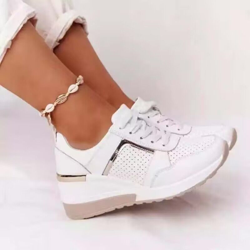 Dame Sneakers med åndbart mesh-overdel og elegant wedge-sål Stilla