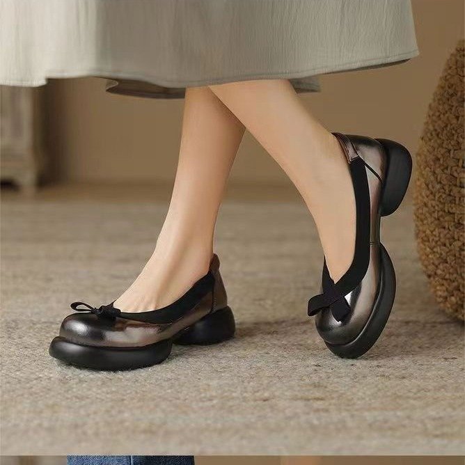 Dame elegante ballerinaer med moderigtigt bindebånd-detail og komfortabel sål Stilla