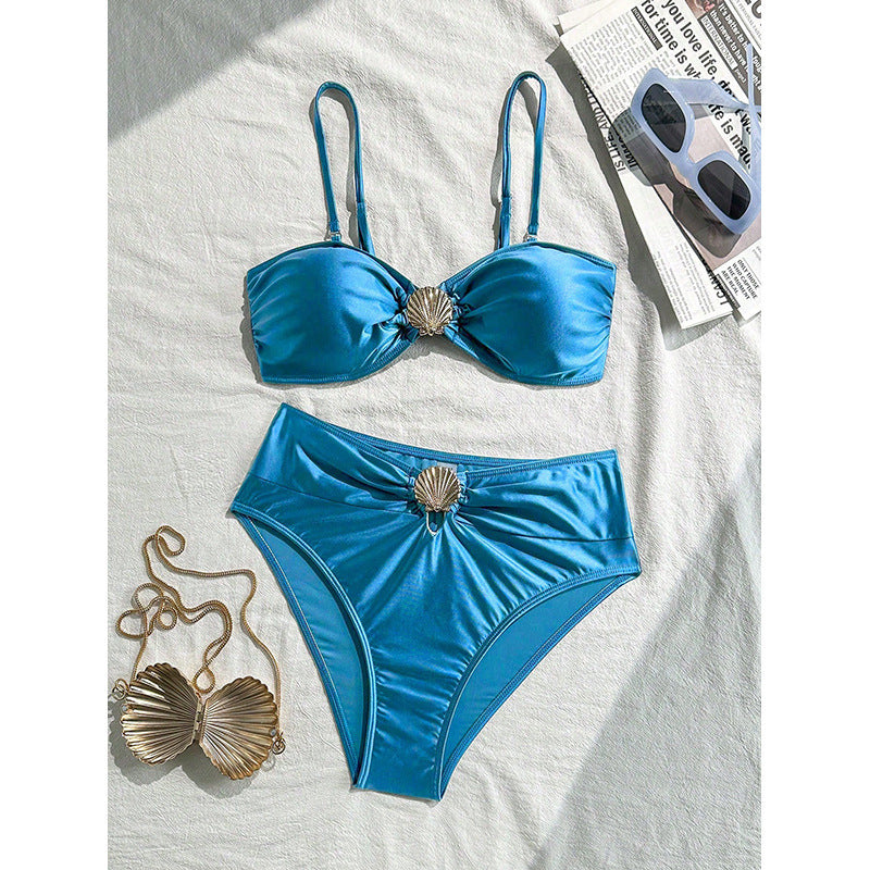 Dame-bikini med elegant skjold-applikation Skovae
