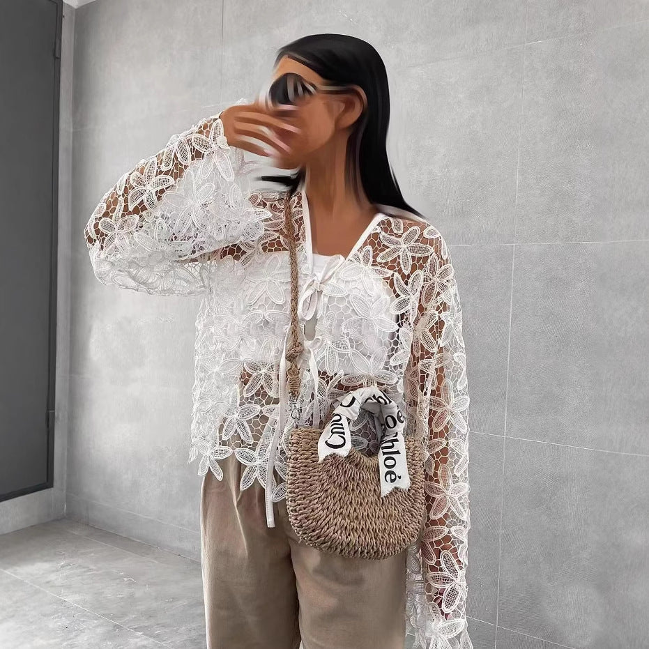 Dame spidsbluse med florale detaljer Stilla
