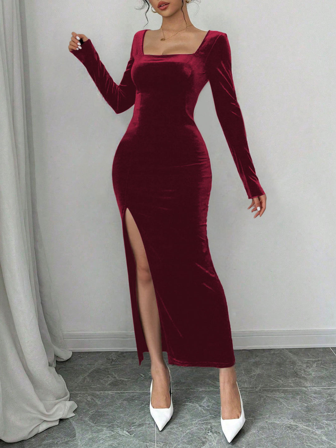 Kvinders Velvet Maxi Kjole med Dybe V-Hals og Elegant Slids Stilla
