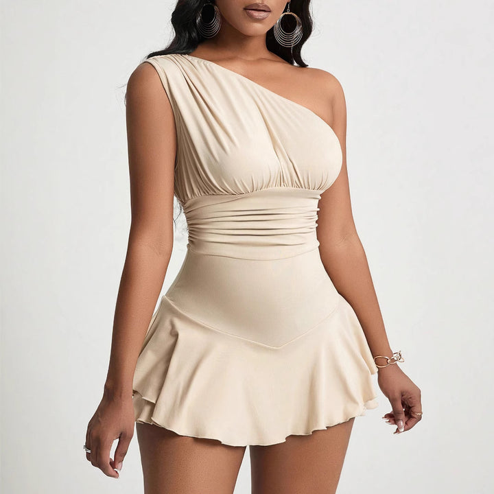 Kvinders asymmetrisk mini kjole med blødt materiale og elegant drapering design Stilla