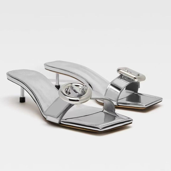 Femme Højglans Åben Tå Slingback Hæle med dekorativt Spænde-Detail Stilla