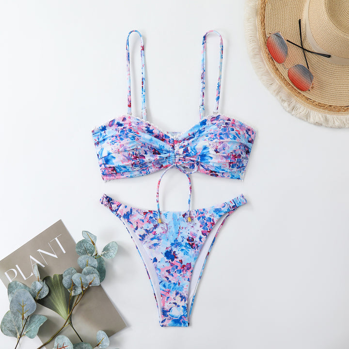 Dame Bikini-sæt med raffineret flæse-design og høj benudskæring Stilla