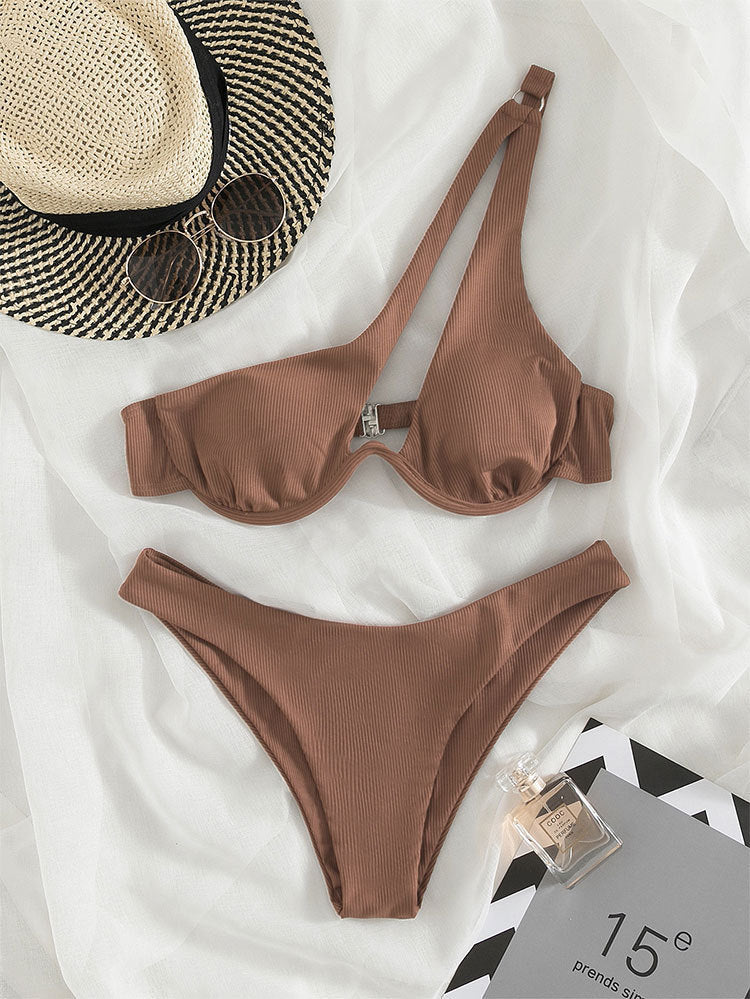 Dame trekantet bikini med asymmetrisk design Skovae