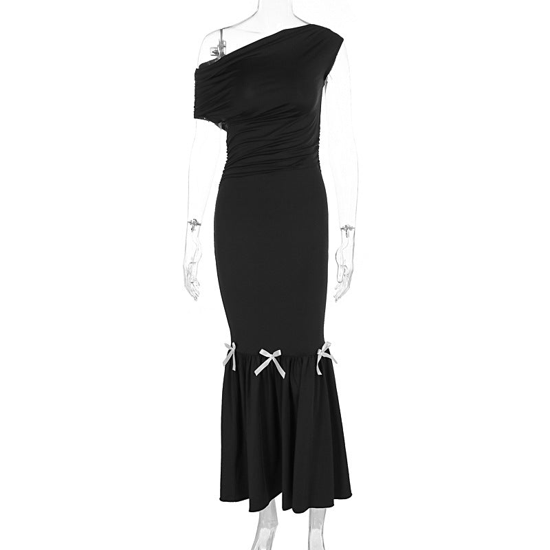 Dame Elegant maxikjole med asymmetrisk en-skulder design og legende flæsedetaljer Skovae