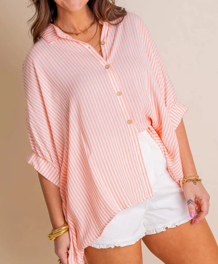 Dame afslappet stribet bluse med knapdetaljer og oversized snit Stilla