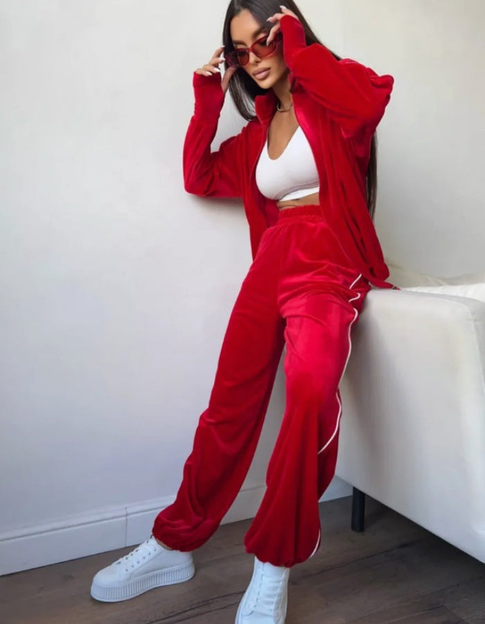 Dame moderigtigt og alsidigt velour sportoutfit med lynlås Stilla