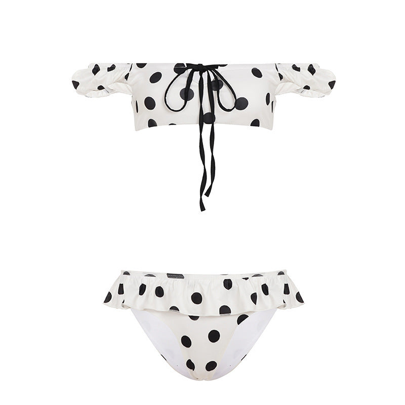 Dame-bikini-sæt med legende flæse design og prikker Skovae