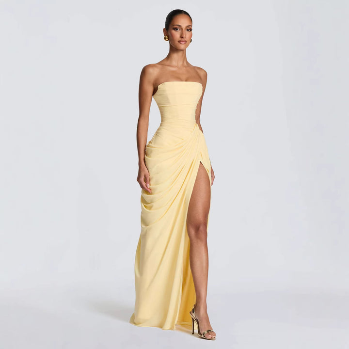 Dame Elegant aften kjole med off-shoulder-design og flydende kappe Skovae