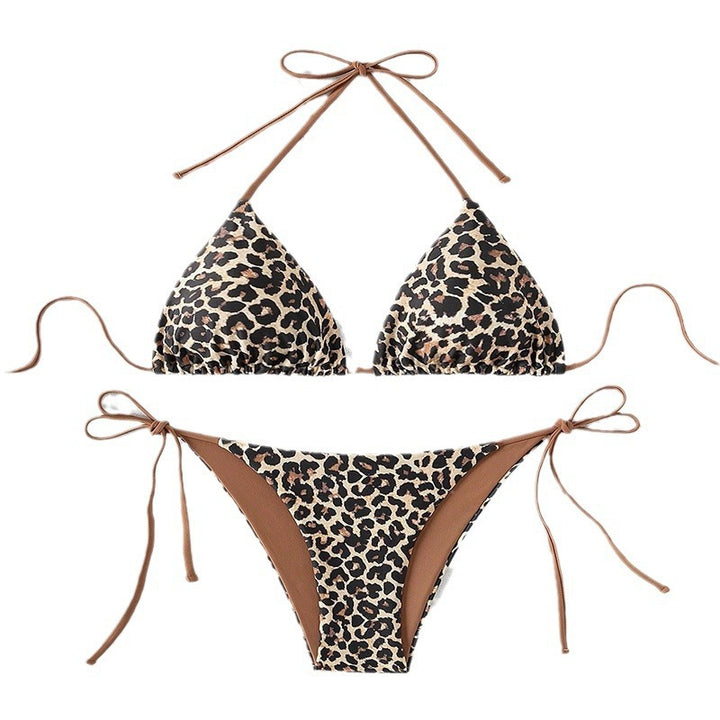 Damer triangle-bikini med legesygt leopardmønster og raffinerede bindebånd Skovae
