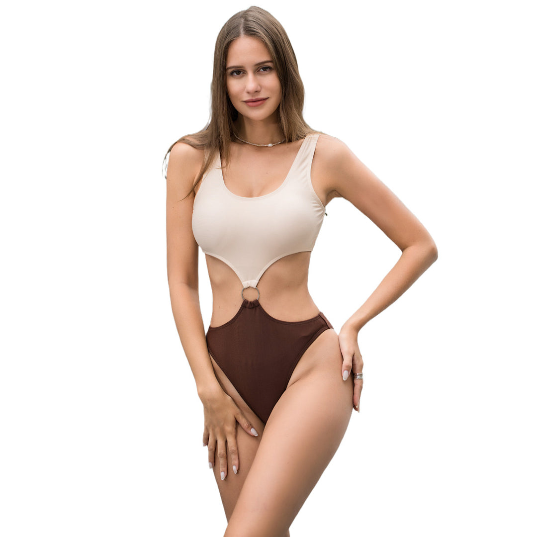 Dame Én-delt Badedragt med moderigtigt Cut-Out og Ringdetalje Stilla